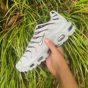 Nike Airmax Plus “Wolf Grey” Size 8